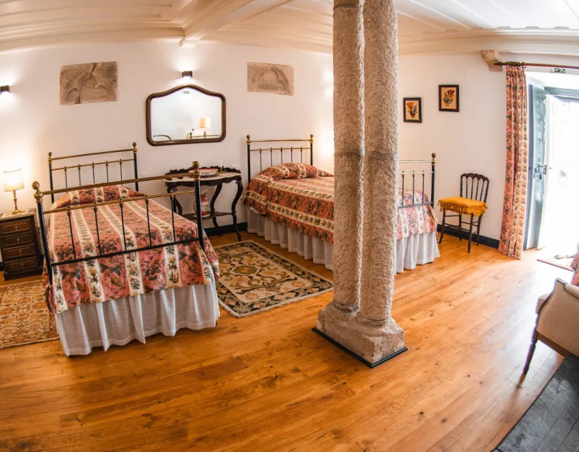 alojamento-quartos-colunas-1